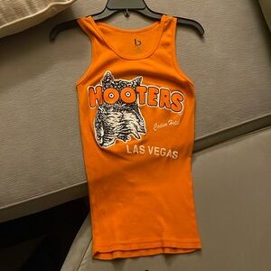 Women’s size large hooters tank top